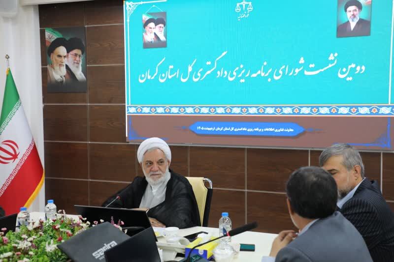 روز کارگر و معلم؛ همبستگی قهرمانان جامعه در دفاع از کیان کشور