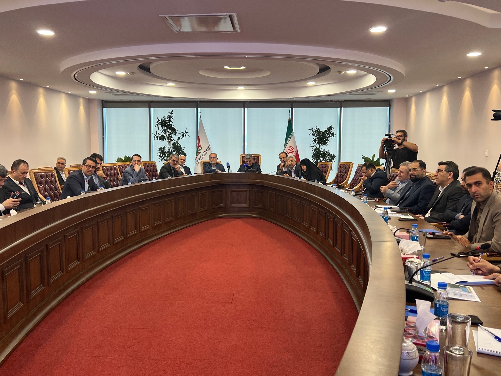 بررسی وضعیت بازار سرمایه در نشست کمیسیون حمایت از تولید