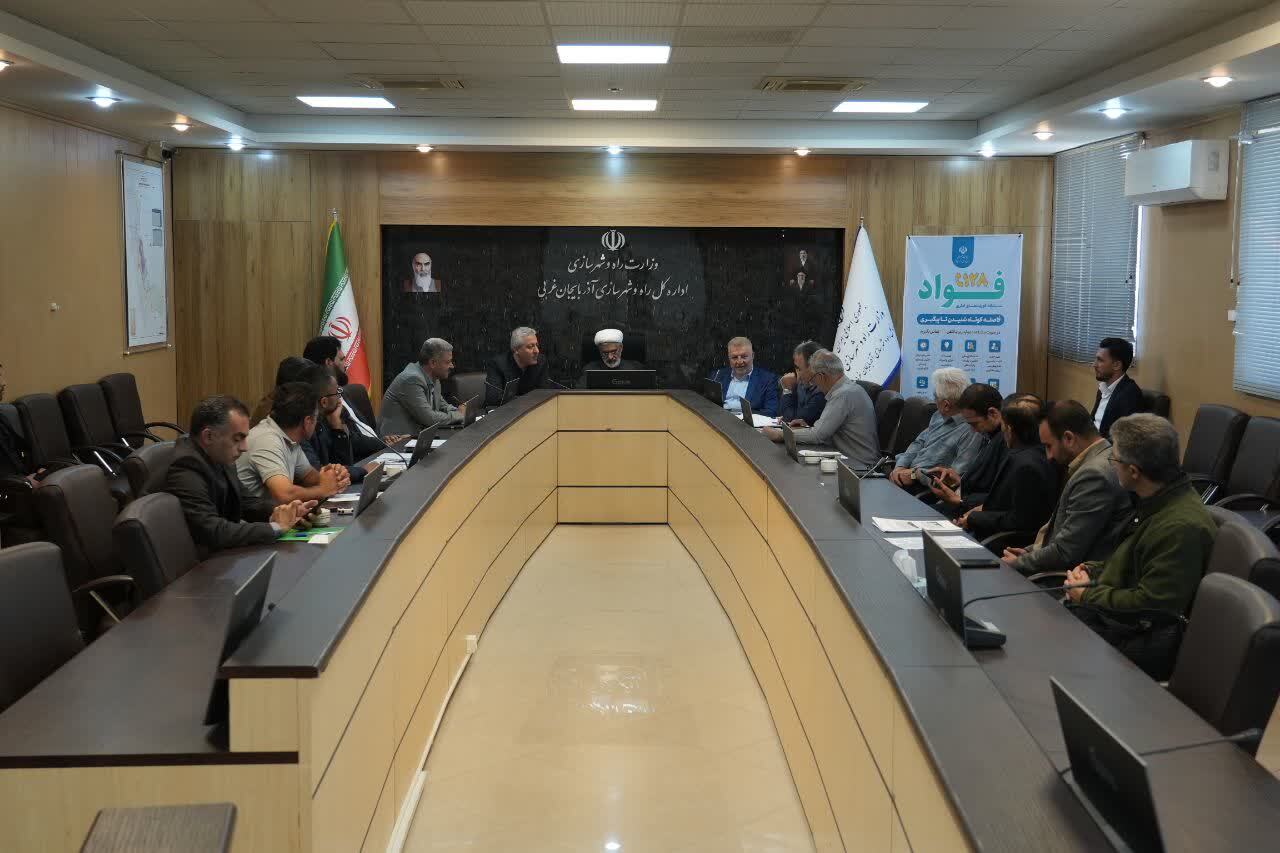 فعالیت ۶ کارگاه راهسازی در محور میاندوآب – شاهین دژ – تکاب فعالیت ۶ کارگاه راهسازی در محور میاندوآب – شاهین دژ – تکاب