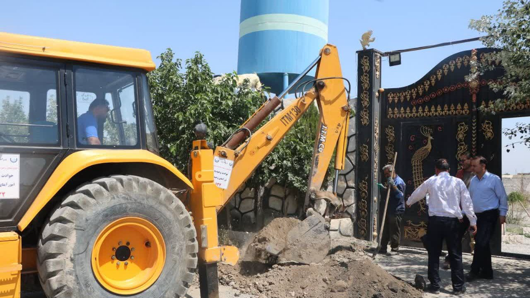 جمع‌آوری ۳ رشته شبکه غیرمجاز آبرسانی برای ۴۱ باغ‌ویلا در شهریار