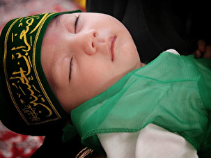 هم نوایی مادران آبادانی و خرمشهری با مادر حضرت علی اصغر(ع) در گردهمایی شیرخوارگان حسینی