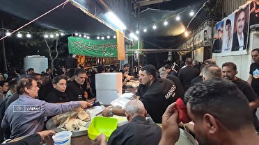 نذری متفاوت در فصل همدلی با حسین (ع) در اصفهان